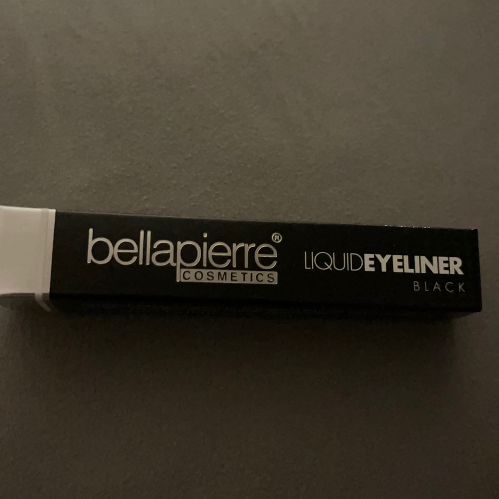 Liquid eyeliner (Black)
